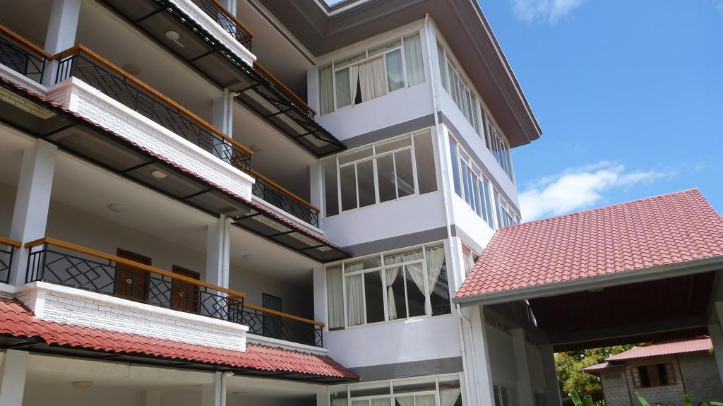 Golden Lotus Inle Hotel Nyaung Shwe Exterior foto