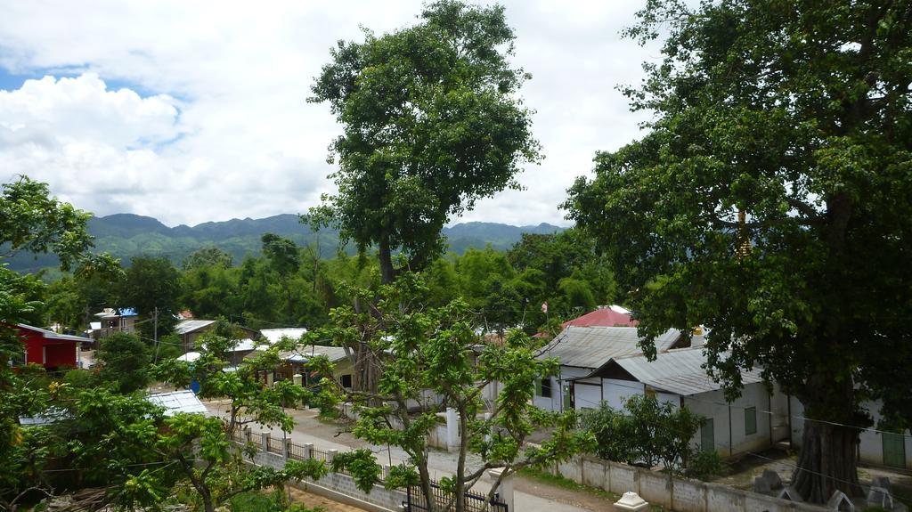 Golden Lotus Inle Hotel Nyaung Shwe Exterior foto